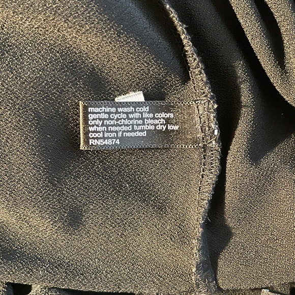 The Limited Black Lavalliere Bow Sleeveless Blouse Size XS - Picture 5 of 6